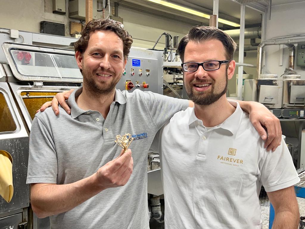 Florian Harkort & Robin Hafner holding a casting tree